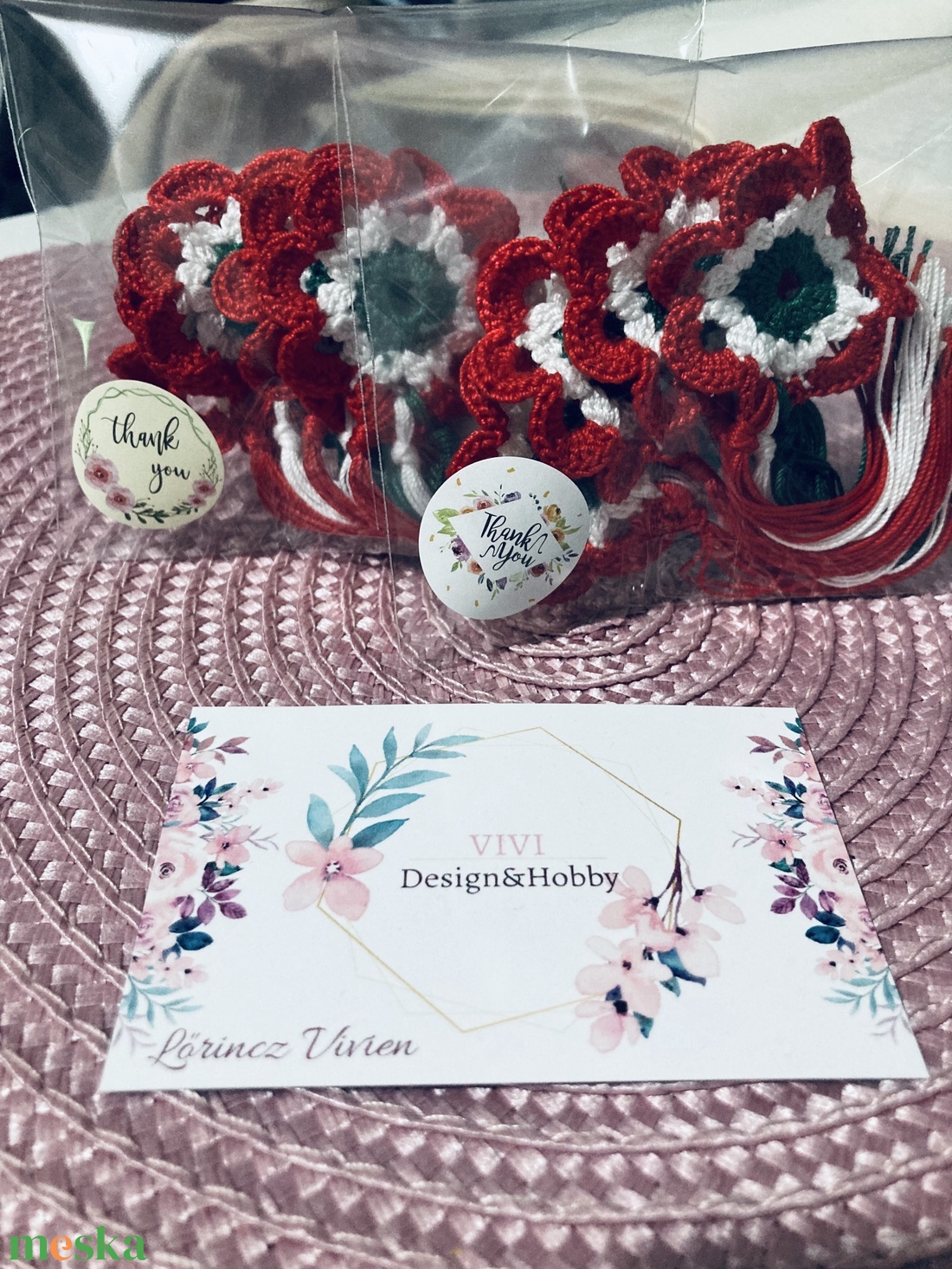 Kézműves Horgolt kokárda - ékszer - kitűző és bross - Meska.hu Kézműves Horgolt kokárda - ékszer - kitűző és bross - Meska.hu