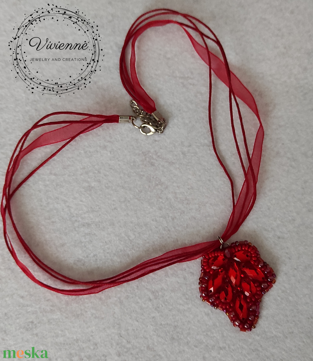 Tiny red medálos nyaklánc  - ékszer - nyaklánc - medálos nyaklánc - Meska.hu