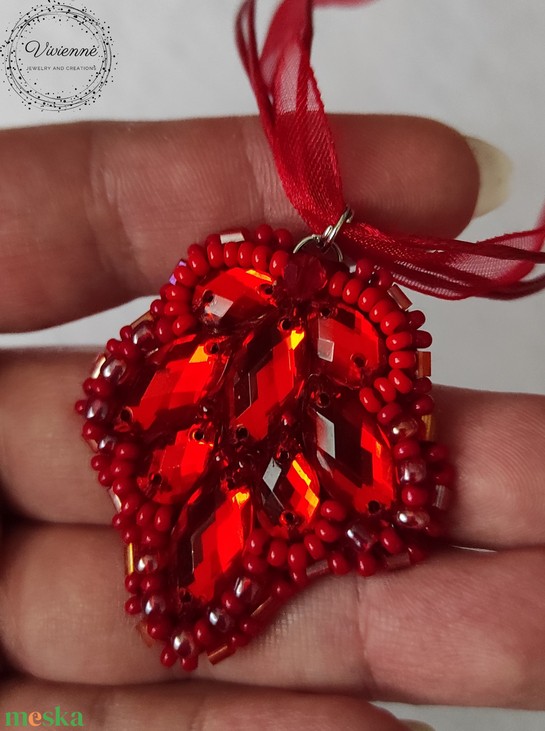 Tiny red medálos nyaklánc  - ékszer - nyaklánc - medálos nyaklánc - Meska.hu