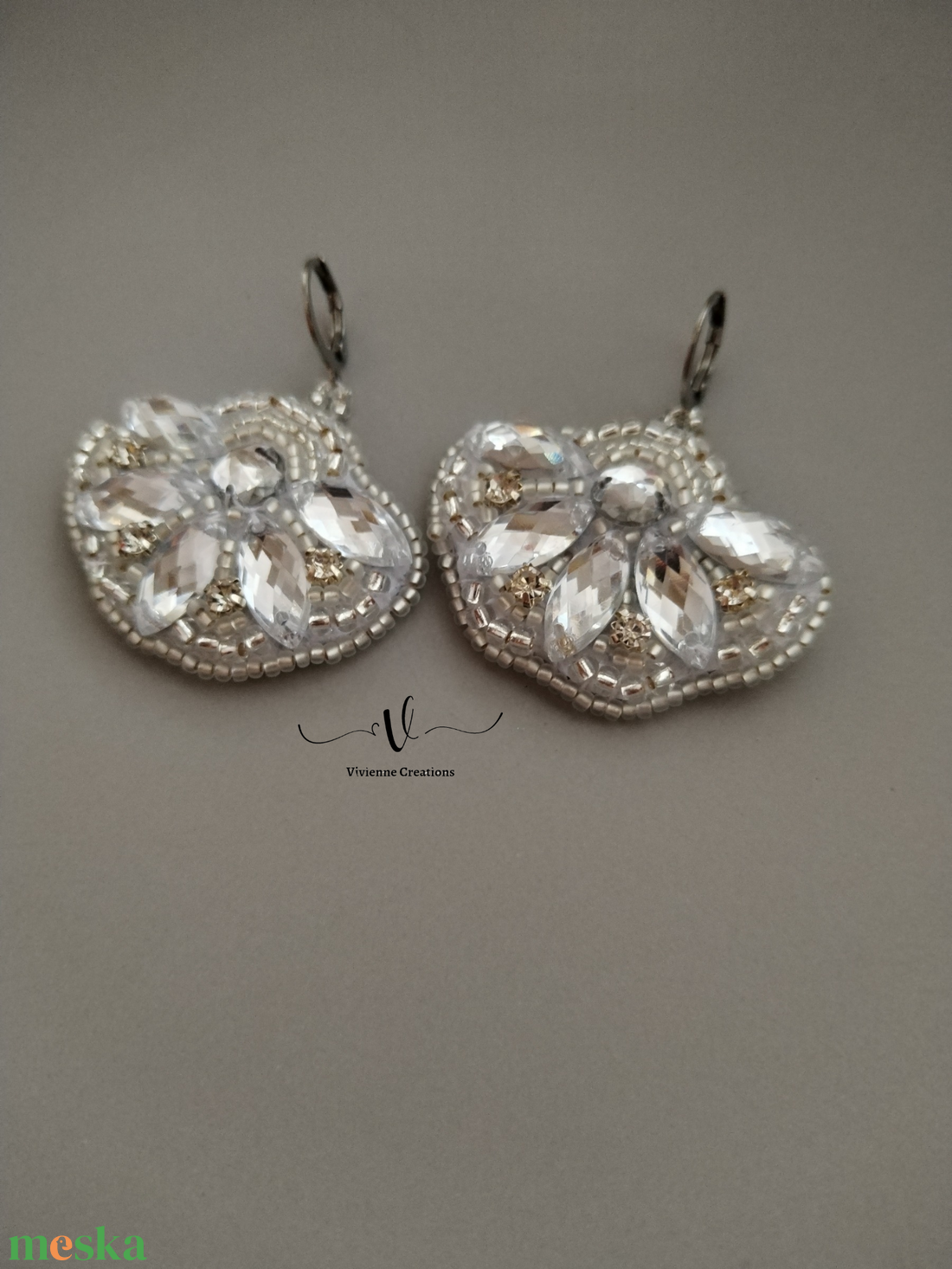 White sparkle fülbevaló - ékszer - fülbevaló - lógós kerek fülbevaló - Meska.hu