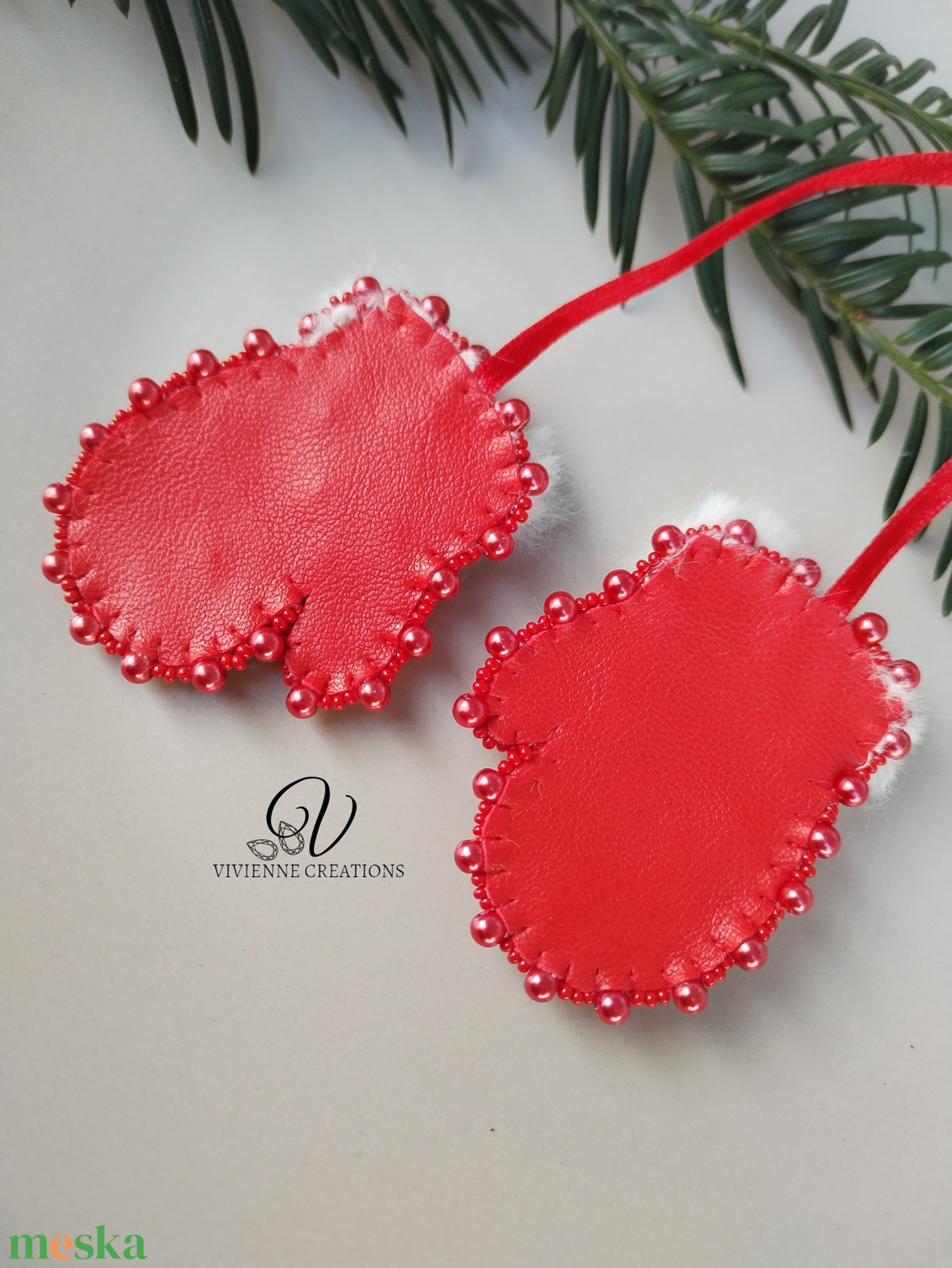 Karácsonyi dísz kesztyűcske  - karácsony - karácsonyi lakásdekoráció - karácsonyfadíszek - Meska.hu