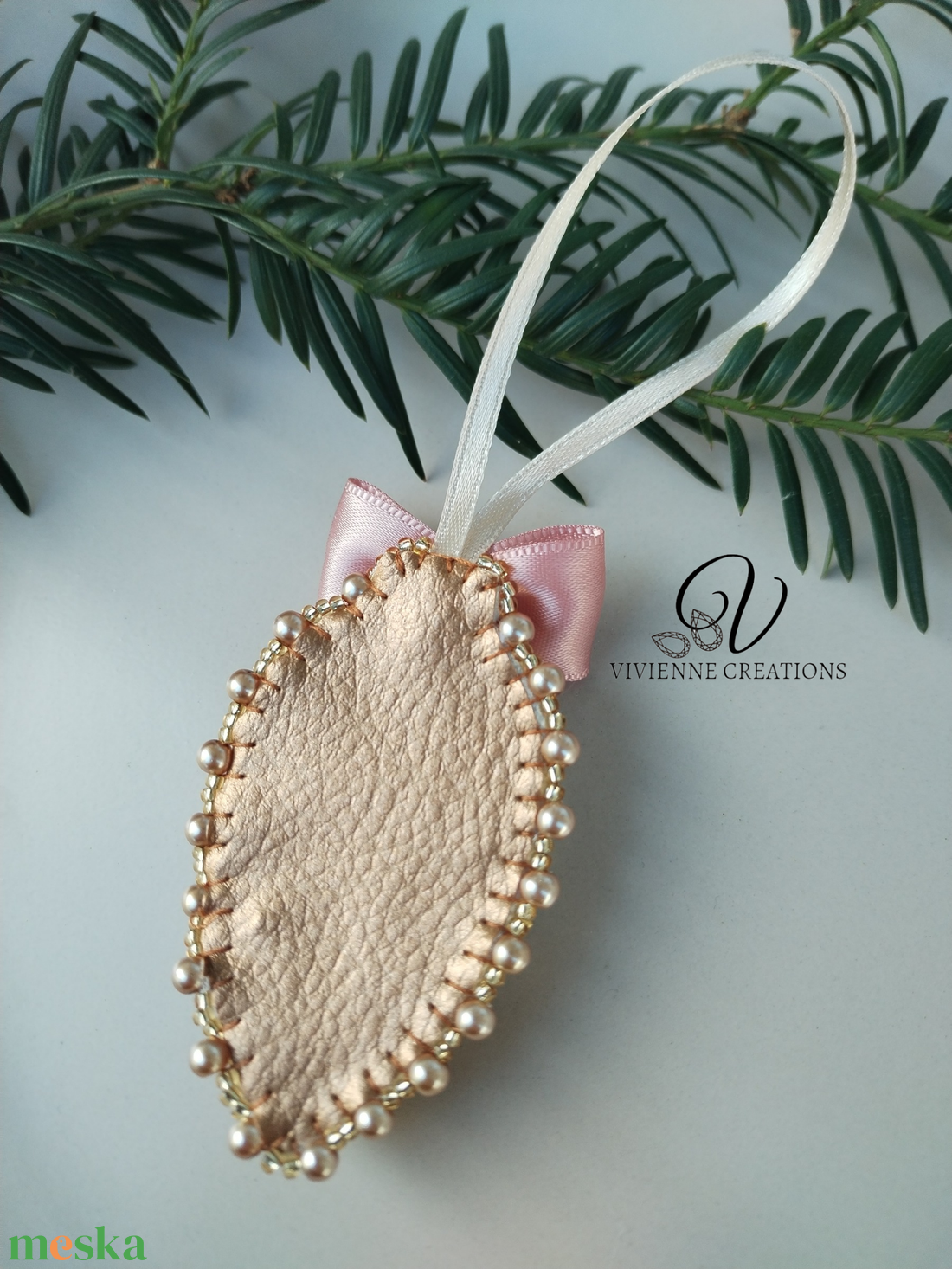 Csúcsos karácsonyi dísz  - karácsony - karácsonyi lakásdekoráció - karácsonyi lakásdíszek - Meska.hu