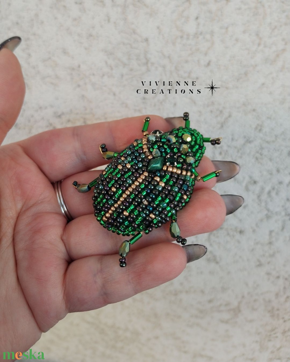 Junebug bross - ékszer - kitűző és bross - Meska.hu