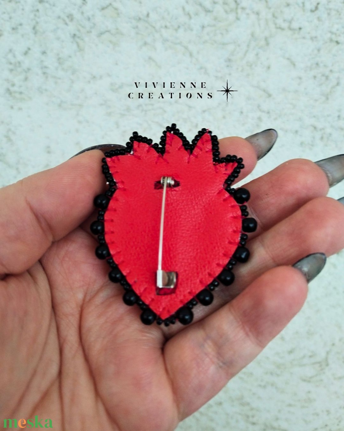 Szívkirálynő bross - ékszer - kitűző és bross - Meska.hu