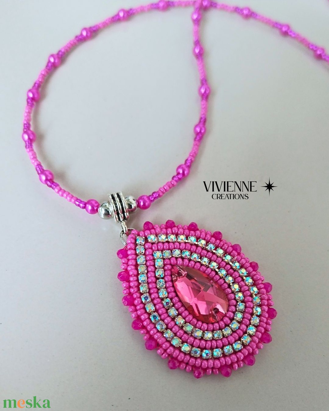 Nireya nyaklánc pink színváltozat - ékszer - nyaklánc - medálos nyaklánc - Meska.hu