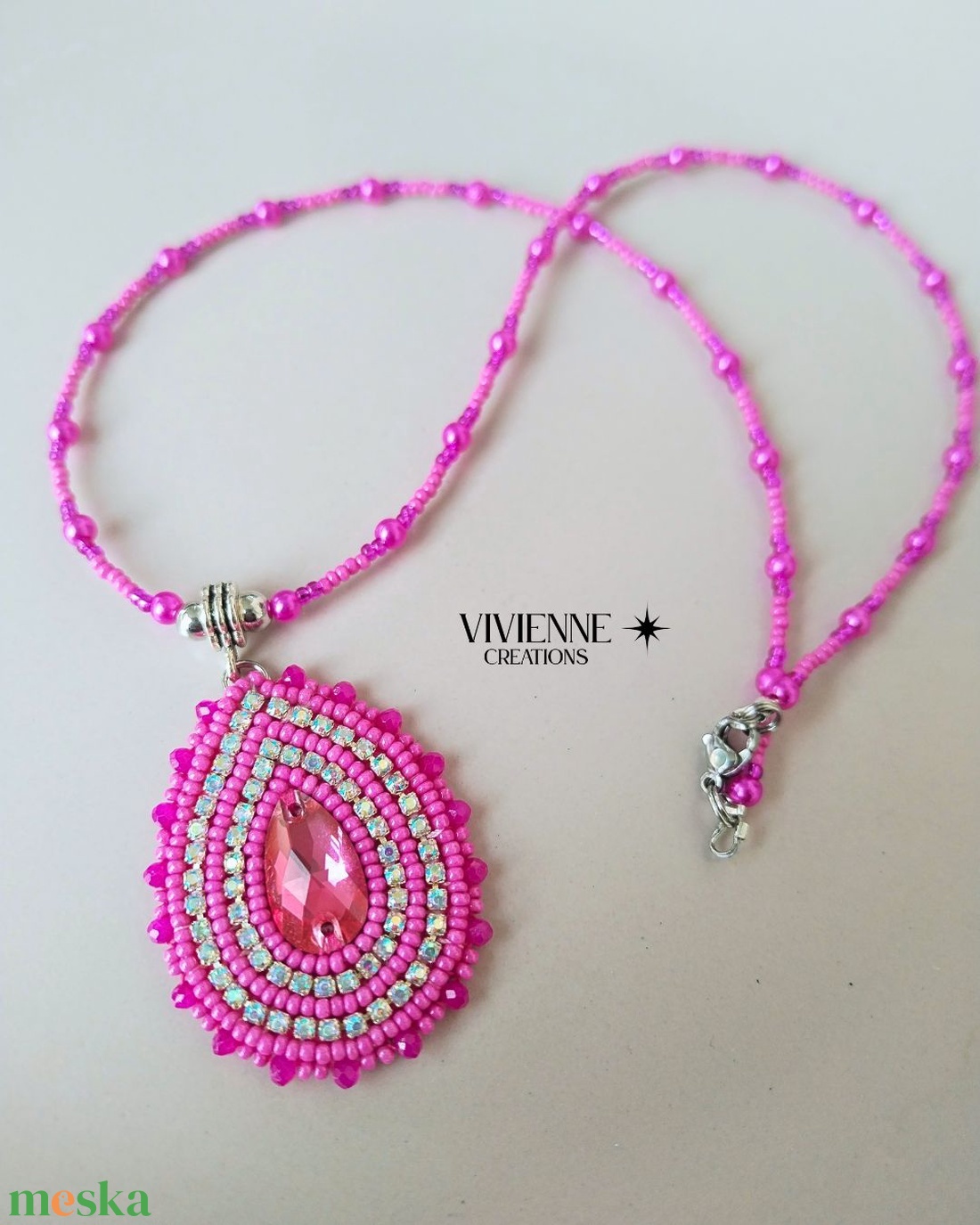 Nireya nyaklánc pink színváltozat - ékszer - nyaklánc - medálos nyaklánc - Meska.hu