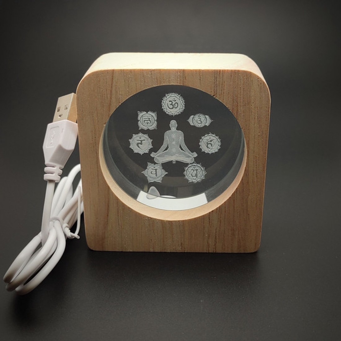 Gravírozott Csakra üveg fa hangulatlámpa 7�8 cm - kellékek & szerszámok - ásvány alapanyag - Meska.hu