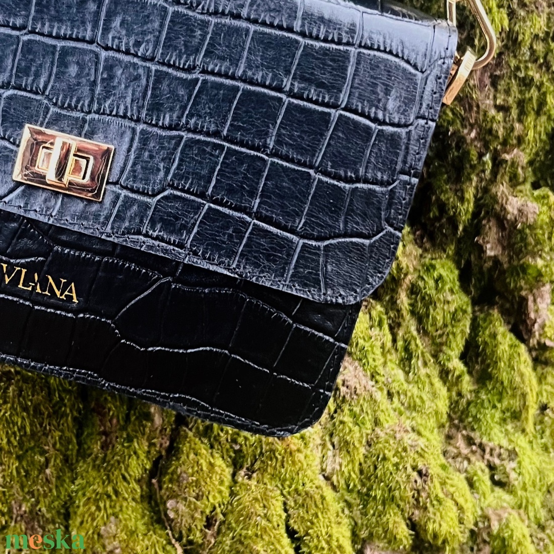 Fekete krokodil mintás bőrtáska - választható pánttal - monogram nyomással (opcionális) - táska & tok - kézitáska & válltáska - alkalmi táska - Meska.hu
