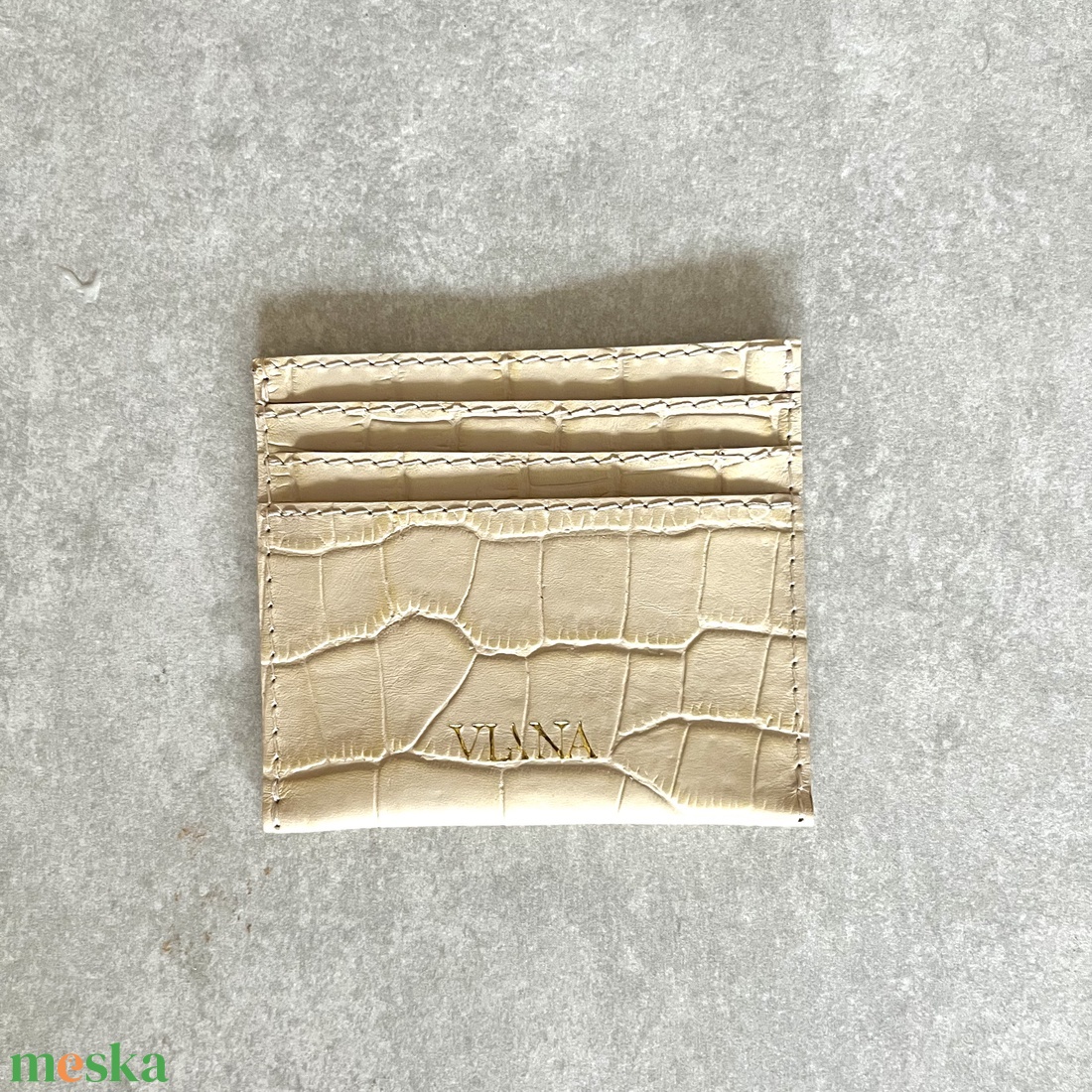 Bézs krokodil mintás bőr kártyatartó - táska & tok - pénztárca & más tok - kártyatartó & irattartó - Meska.hu