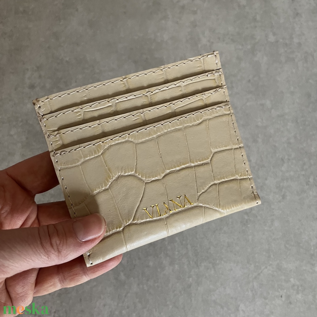 Bézs krokodil mintás bőr kártyatartó - táska & tok - pénztárca & más tok - kártyatartó & irattartó - Meska.hu