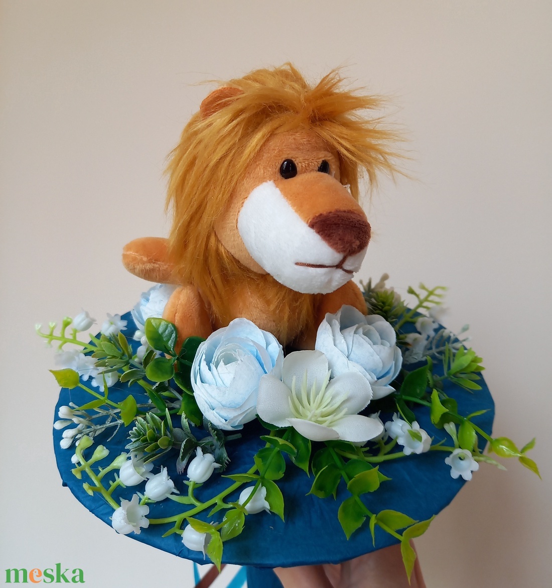 Ballagási örökcsokor oroszlán plüssel - otthon & életmód - dekoráció - virágdísz és tartó - csokor & virágdísz - Meska.hu