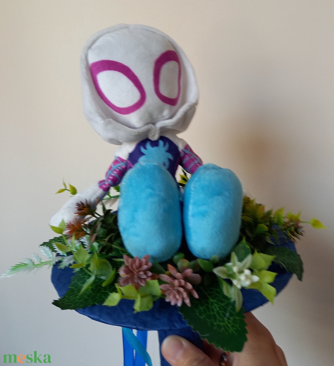 Ovis, óvodai ballagási örökcsokor Ghost Spidey plüssel plüssel - otthon & életmód - dekoráció - virágdísz és tartó - csokor & virágdísz - Meska.hu Ovis, óvodai ballagási örökcsokor Ghost Spidey plüssel plüssel - otthon & életmód - dekoráció - virágdísz és tartó - csokor & virágdísz - Meska.hu