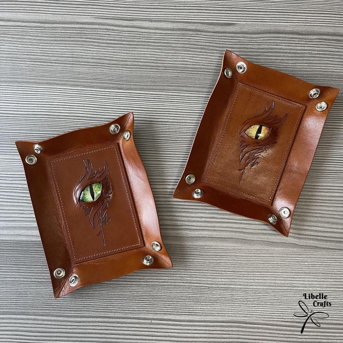 Sárkányszemes kockadobó tálca - ZÖLD szemmel - játék & sport - táblajáték és kártyajáték - társasjátékok - dobókocka - Meska.hu