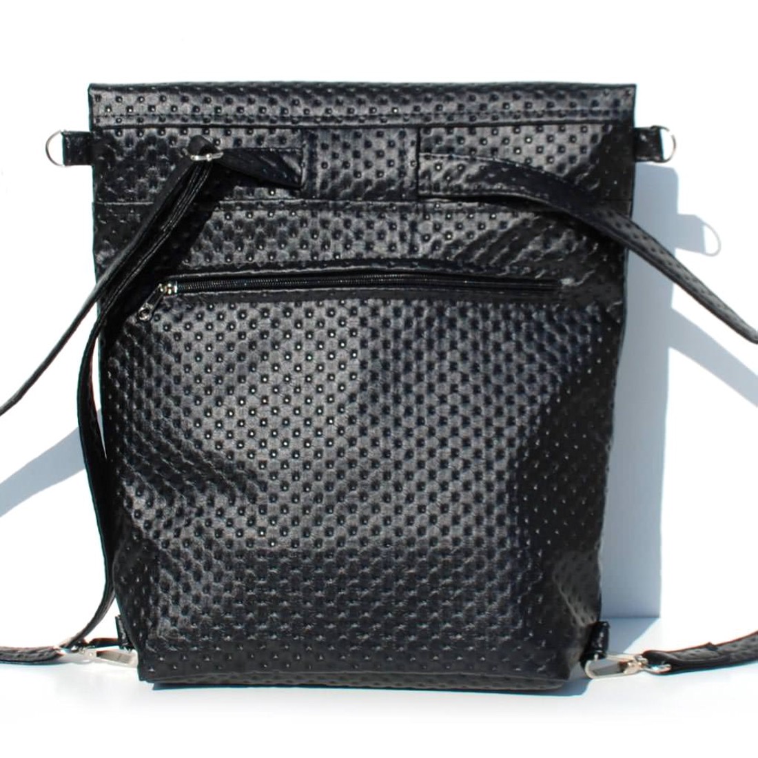 SuziartBag Fekete pöttyös 2in1 hátizsák - táska & tok - kézitáska & válltáska - válltáska - Meska.hu SuziartBag Fekete pöttyös 2in1 hátizsák - táska & tok - kézitáska & válltáska - válltáska - Meska.hu