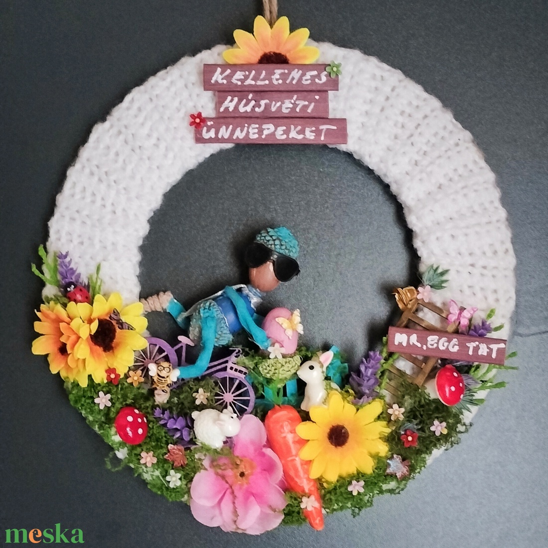 Mr. Egg Tat világa kopogtatón - ünnepi díszek, dekorációk - húsvéti díszek és dekorációk - húsvéti ajtódísz, kopogtató - Meska.hu