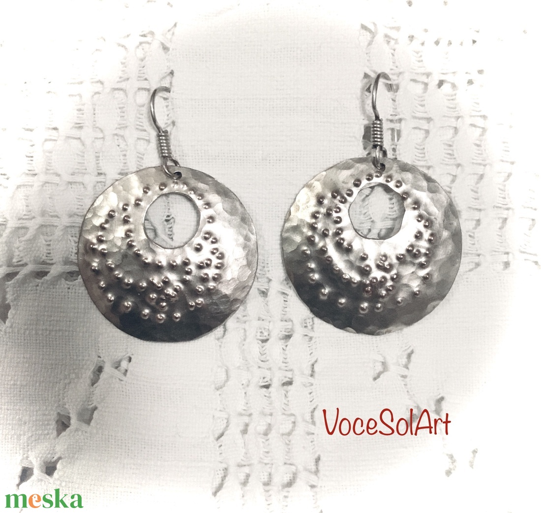 Virágfüzér   Fülbevaló - ékszer - fülbevaló - lógós kerek fülbevaló - Meska.hu