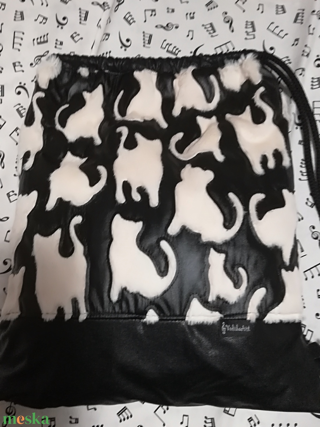 Hófehér szőrös cicák......hátizsák -  - Meska.hu