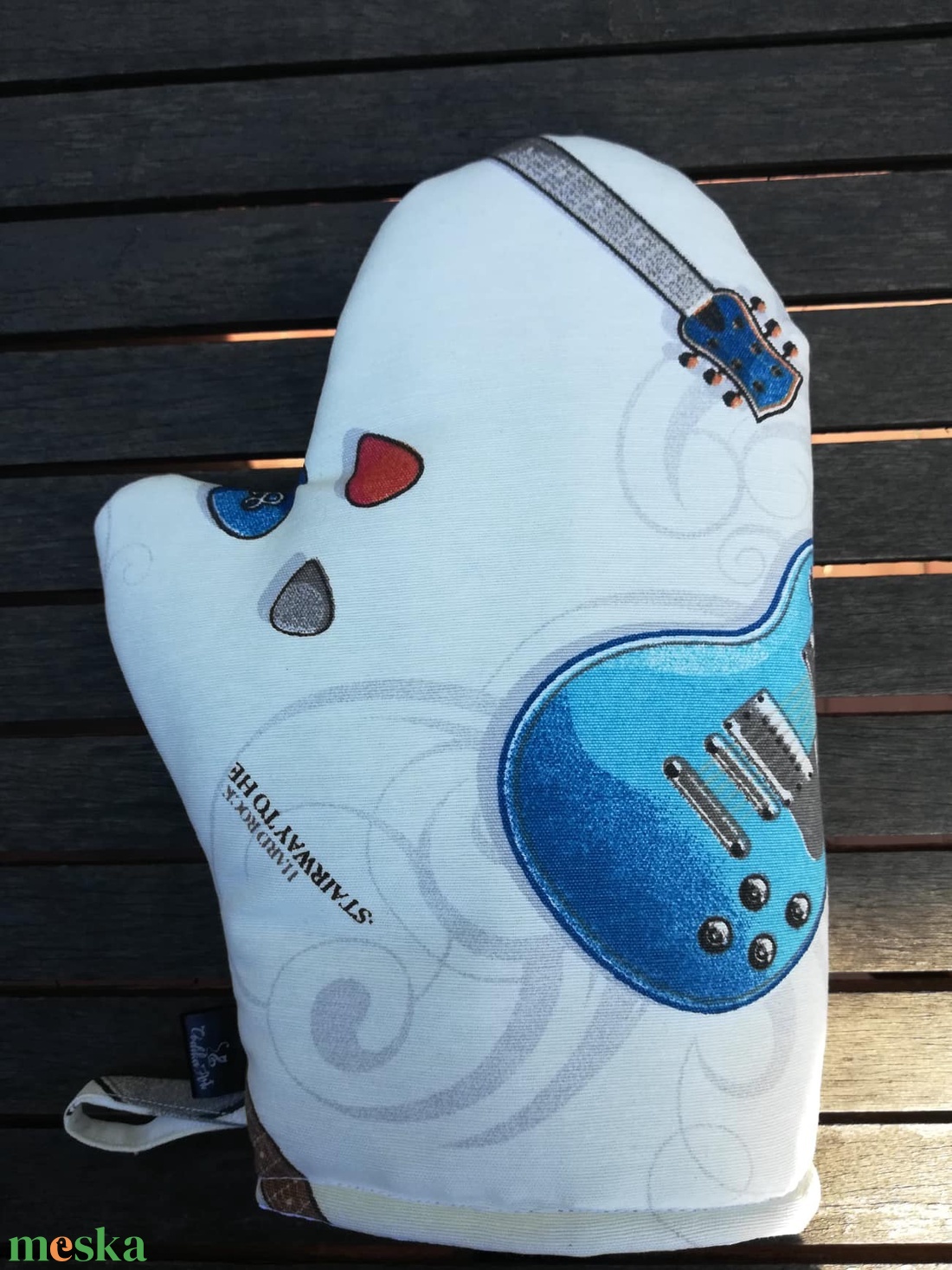 Basszusgitárok............Konyhai kötény - otthon & életmód - konyhafelszerelés, tálalás - konyhai textil - kötény - Meska.hu Basszusgitárok............Konyhai kötény - otthon & életmód - konyhafelszerelés, tálalás - konyhai textil - kötény - Meska.hu