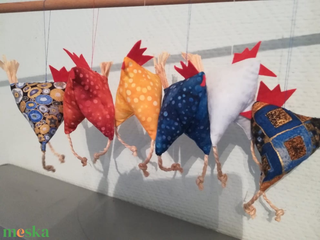 Tyúkocskák, húsvéti dekoráció - otthon & életmód - dekoráció - ajtó- és ablak dekoráció - ajtódísz & kopogtató - Meska.hu