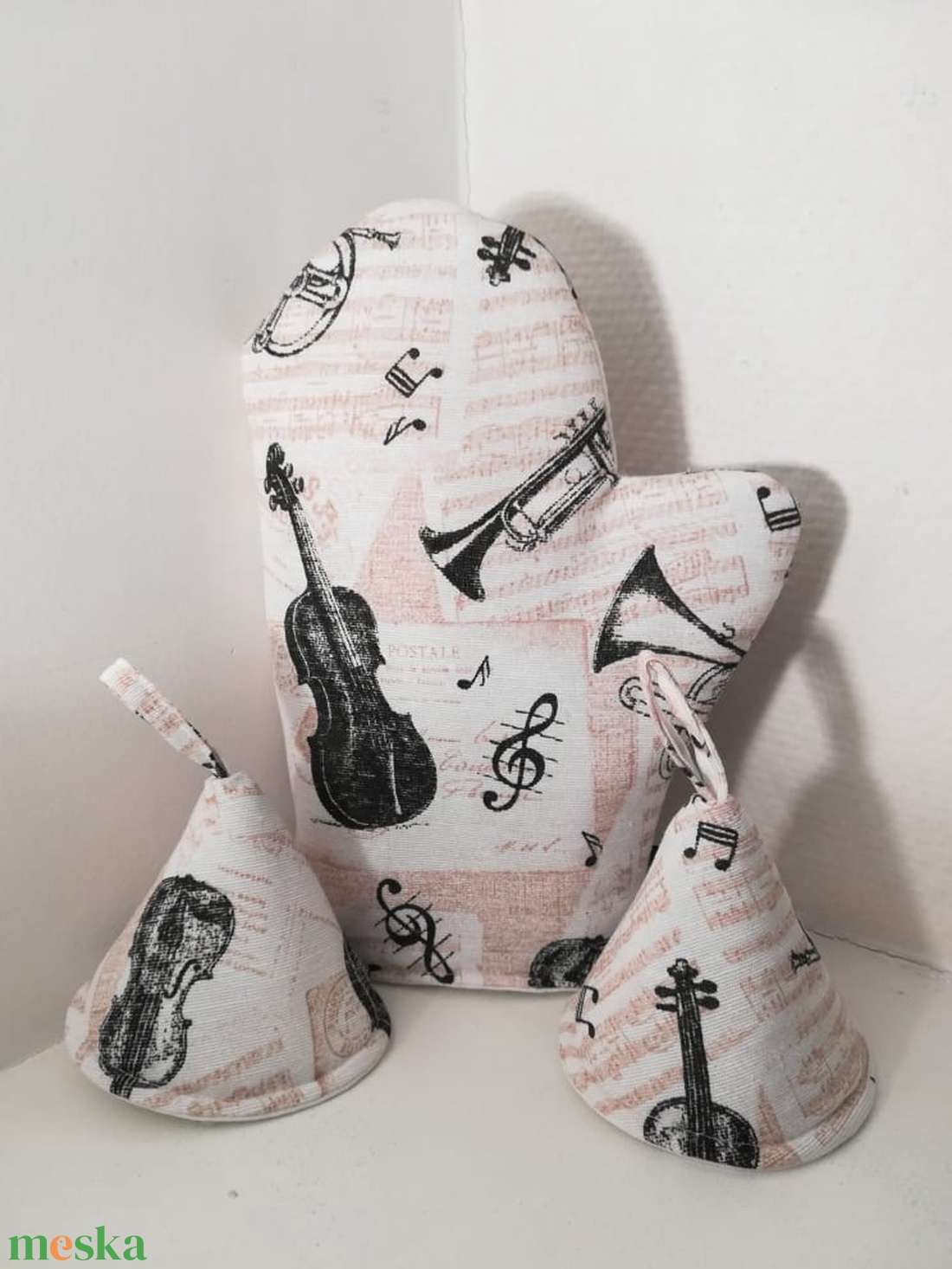 Hangszerek és hangjegyek.... edényfogó kesztyű szett - otthon & életmód - konyhafelszerelés, tálalás - konyhai textil - edényfogó & edényfedő - Meska.hu