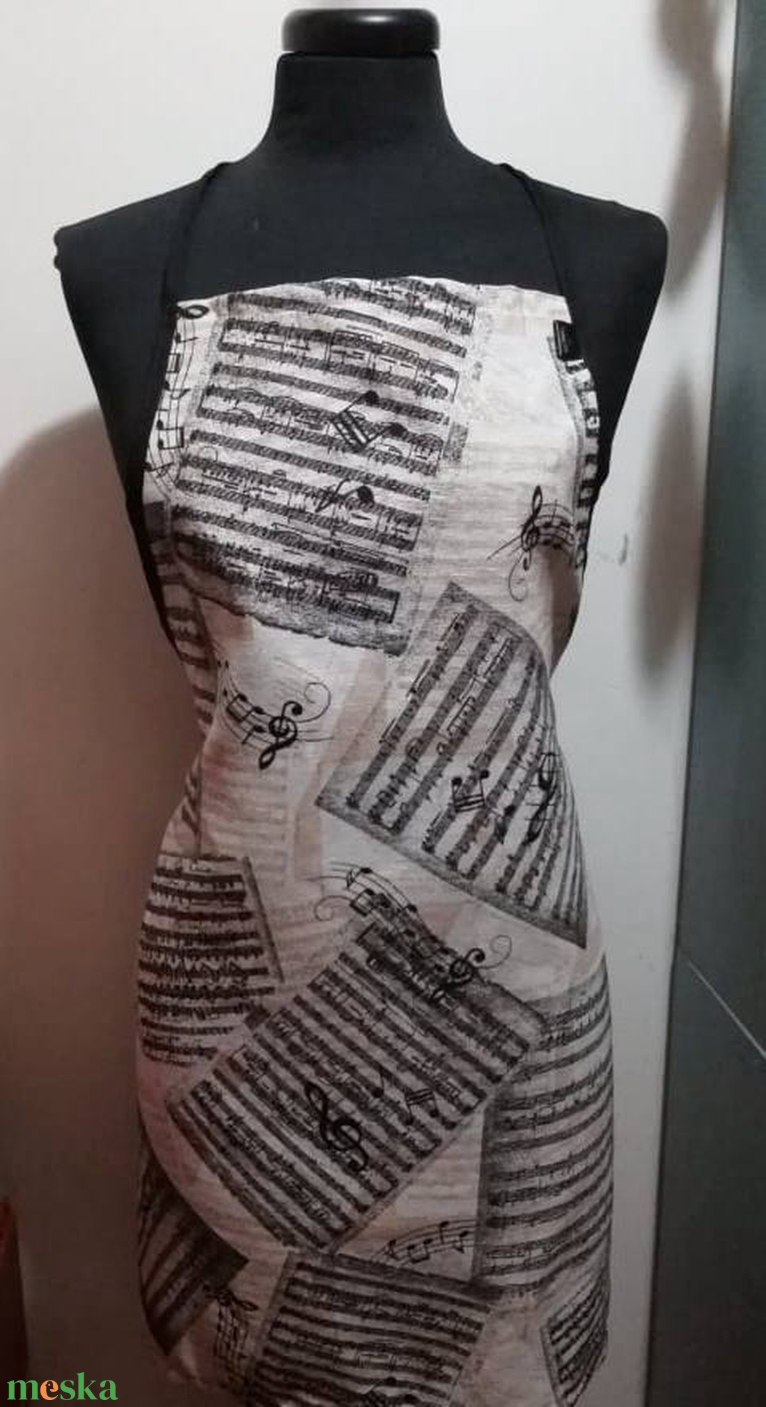 Szétdobált kottalapok....... kötény  - otthon & életmód - konyhafelszerelés, tálalás - konyhai textil - kötény - Meska.hu