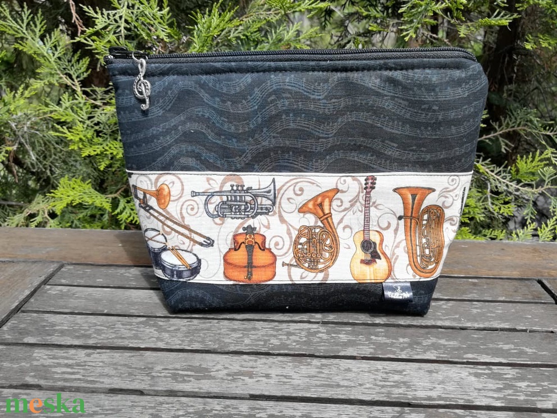 Zene- szeszer, zenés ajándék, hangszerek - könyv & zene - hangszer & hangszertok - Meska.hu