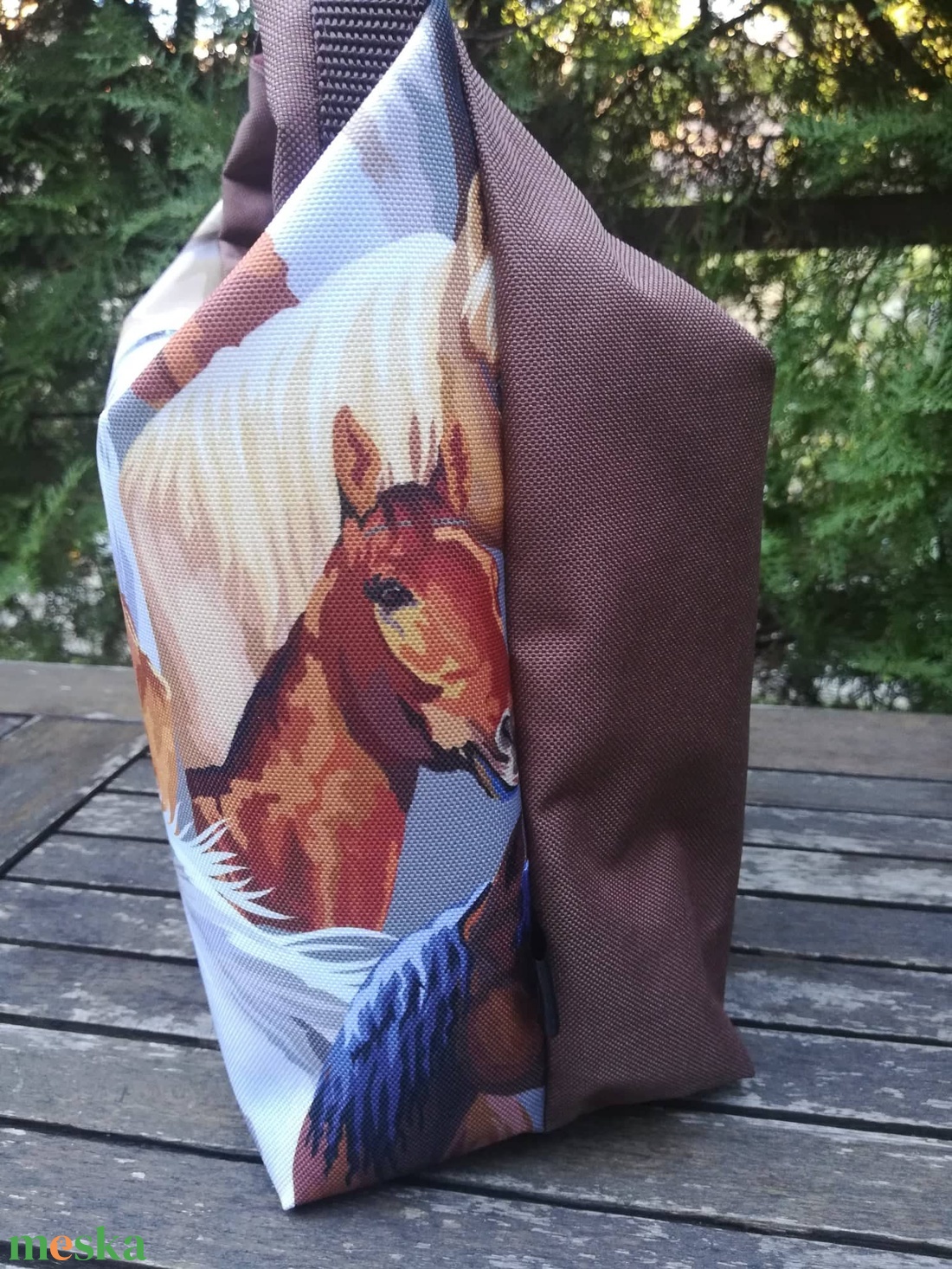 Uzsonnás táska , vízlepergető anyagból, lovak - táska & tok - uzsonna- & ebéd tartó - ebéd tasak, doboz - Meska.hu