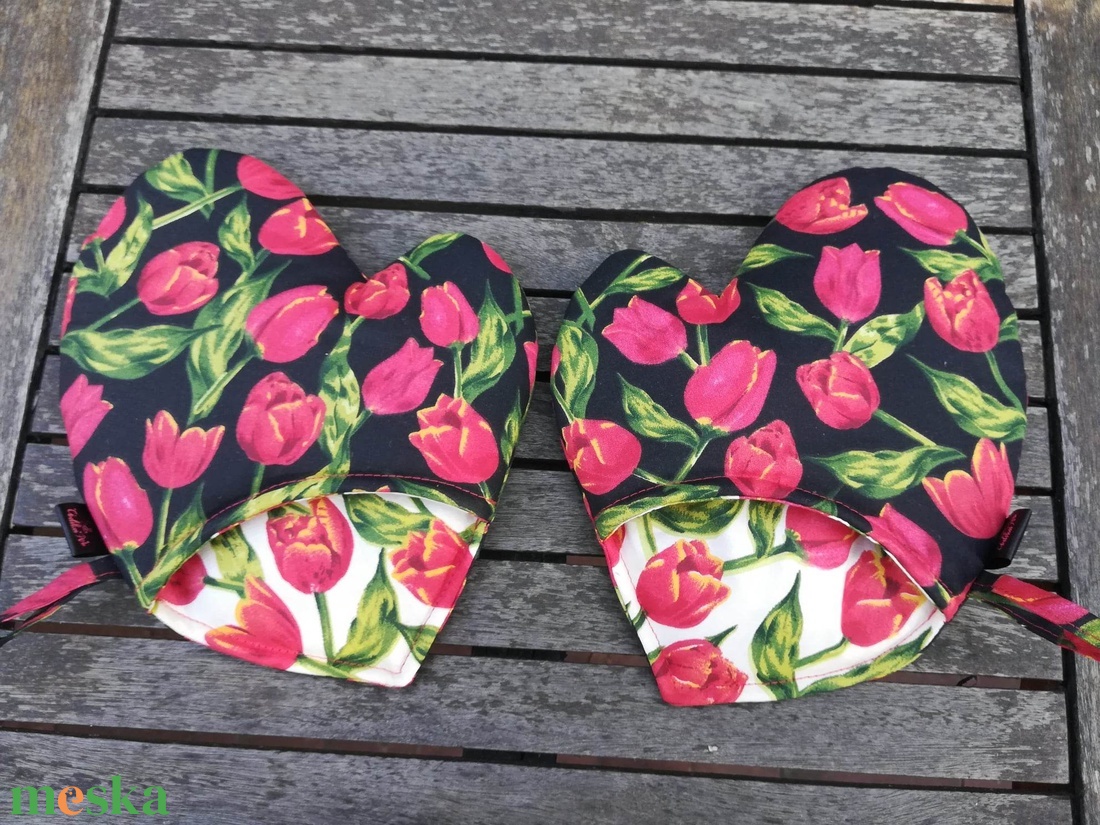 Edényfogó , piros tulipánok - otthon & életmód - konyhafelszerelés, tálalás - konyhai textil - edényfogó & edényfedő - Meska.hu