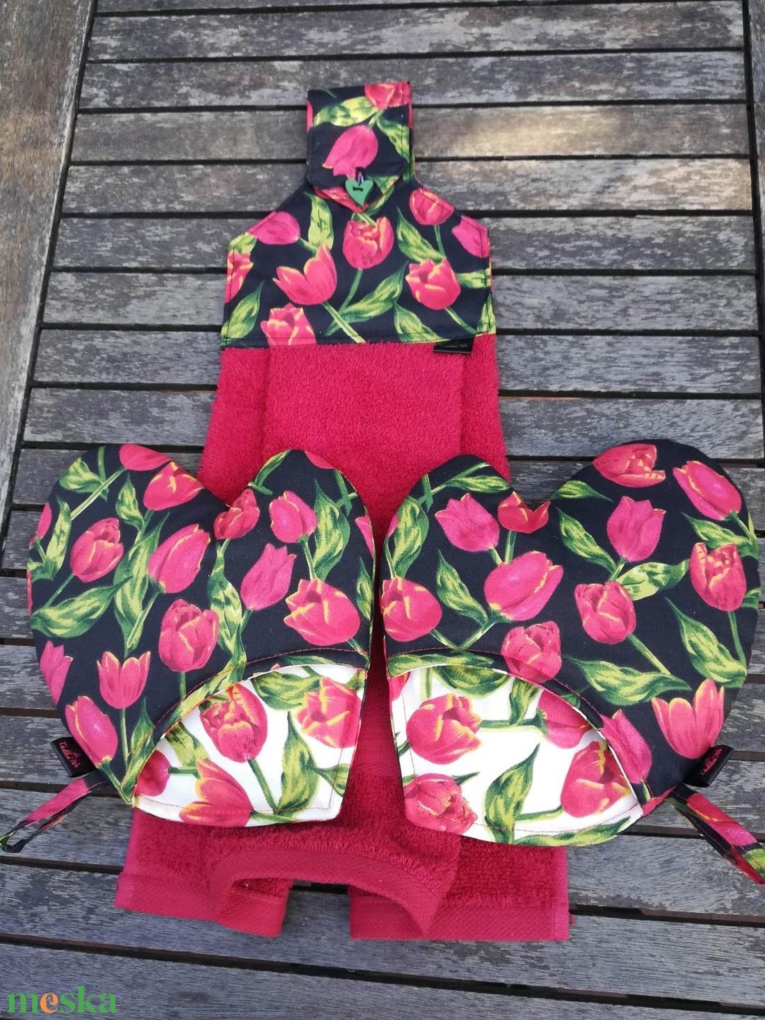 Edényfogó , piros tulipánok - otthon & életmód - konyhafelszerelés, tálalás - konyhai textil - edényfogó & edényfedő - Meska.hu