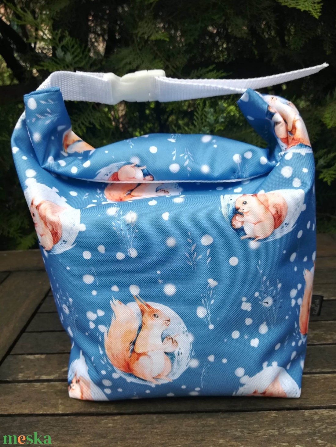 Uzsonnás táska  vízlepergető anyagból,  mókus.... - táska & tok - uzsonna- & ebéd tartó - ebéd tasak, doboz - Meska.hu