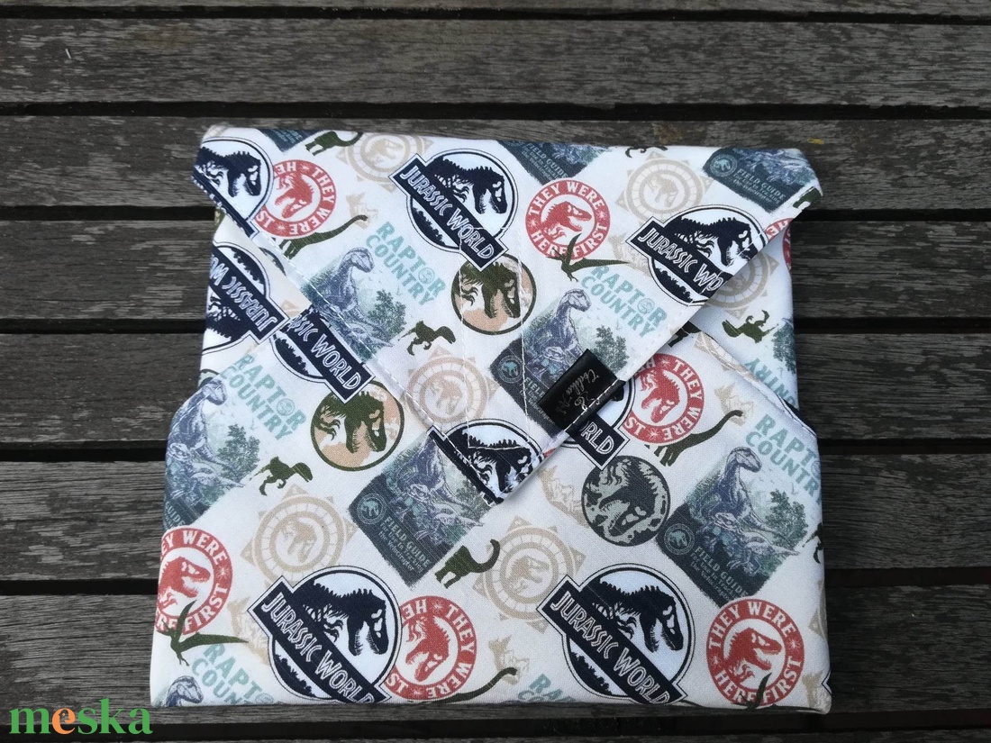 NoWaste, snackbag, Jurassic World, uzsis garnitura - táska & tok - uzsonna- & ebéd tartó - szendvics csomagoló - Meska.hu NoWaste, snackbag, Jurassic World, uzsis garnitura - táska & tok - uzsonna- & ebéd tartó - szendvics csomagoló - Meska.hu