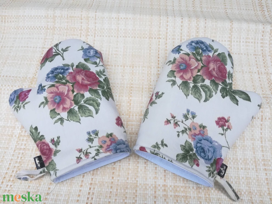 2db edényfogó kesztyű, romantikus, rózsás - otthon & életmód - konyhafelszerelés, tálalás - konyhai textil - edényfogó & edényfedő - Meska.hu 2db edényfogó kesztyű, romantikus, rózsás - otthon & életmód - konyhafelszerelés, tálalás - konyhai textil - edényfogó & edényfedő - Meska.hu