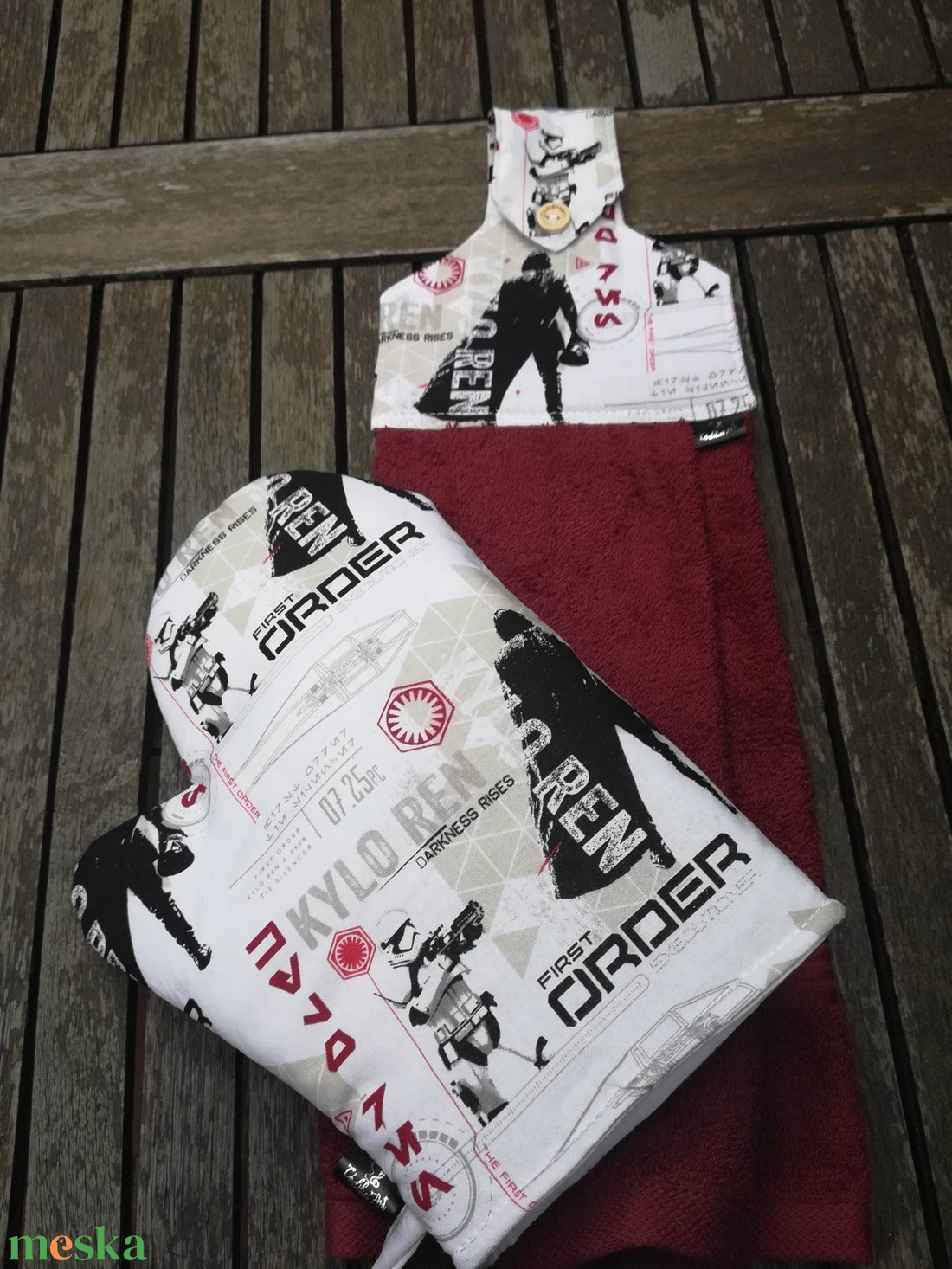 2db edényfogó kesztyű, Kylo Ren - otthon & életmód - konyhafelszerelés, tálalás - konyhai textil - edényfogó & edényfedő - Meska.hu 2db edényfogó kesztyű, Kylo Ren - otthon & életmód - konyhafelszerelés, tálalás - konyhai textil - edényfogó & edényfedő - Meska.hu
