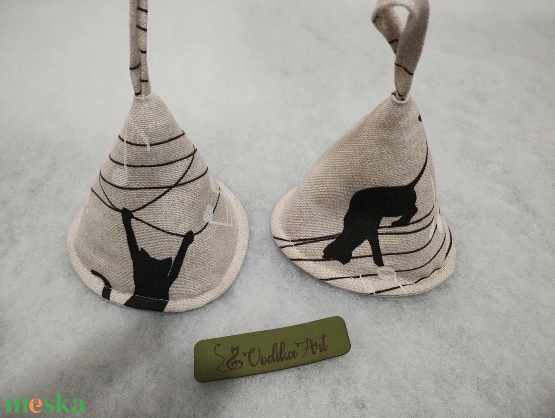 Edényfogó kesztyű , 1 pár cicák kottában rosszalkodnak - otthon & életmód - konyhafelszerelés, tálalás - konyhai textil - edényfogó & edényfedő - Meska.hu