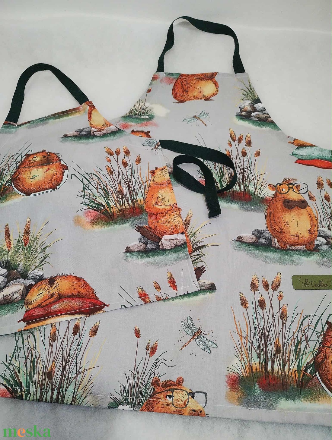 Capybarák,  gyerek kötény 10-14 évesre - otthon & életmód - konyhafelszerelés, tálalás - konyhai textil - kötény - Meska.hu