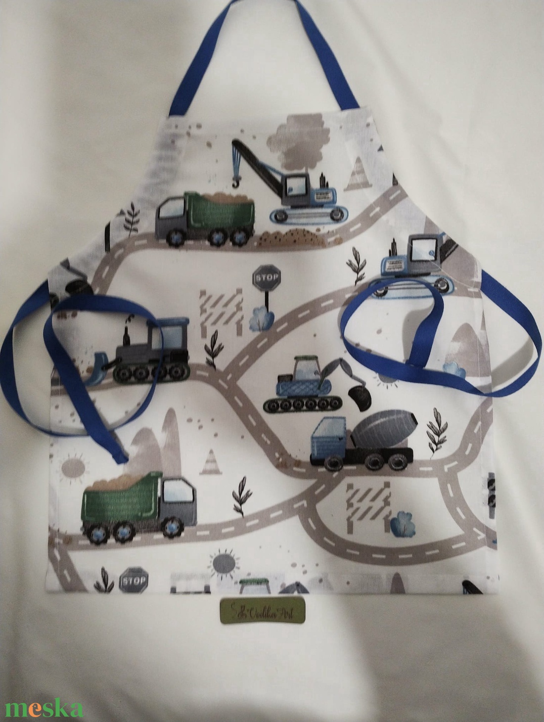 Munkagépek, gyerek kötény 3-6 évesre - otthon & életmód - konyhafelszerelés, tálalás - konyhai textil - kötény - Meska.hu