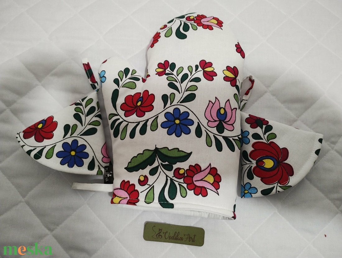 Edényfogó szett kalocsai mintás - otthon & életmód - konyhafelszerelés, tálalás - konyhai textil - edényfogó & edényfedő - Meska.hu