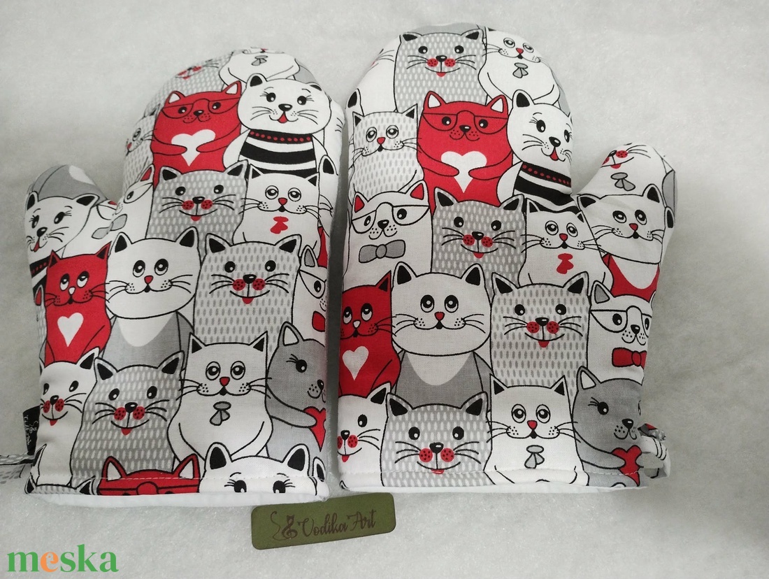 Jó fejek a cicafejek edényfogó kesztyű, 1 pár - otthon & életmód - konyhafelszerelés, tálalás - konyhai textil - edényfogó & edényfedő - Meska.hu