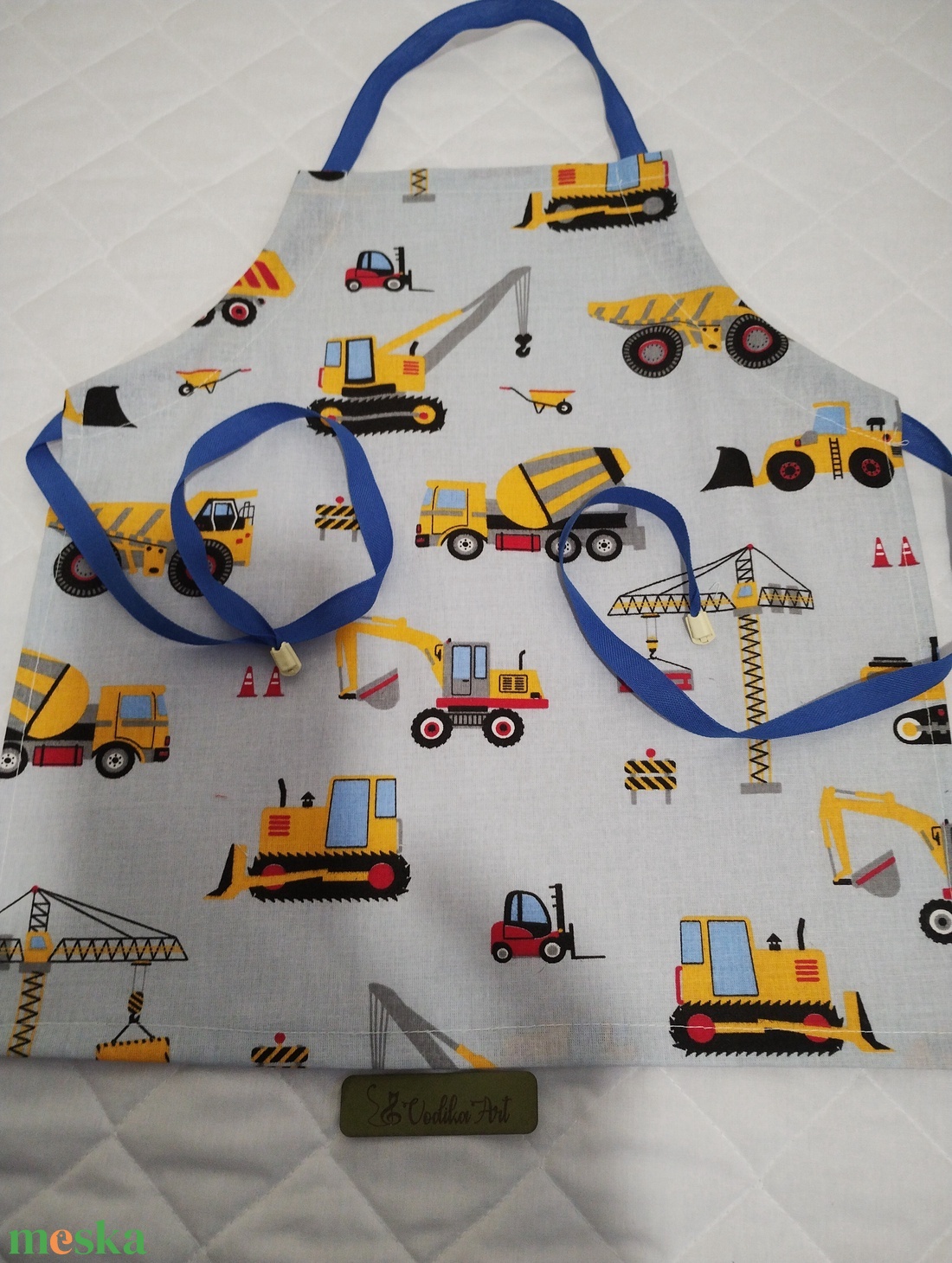 Munkagépek,  gyerek kötény 3-6 évesre, kék - otthon & életmód - konyhafelszerelés, tálalás - konyhai textil - kötény - Meska.hu