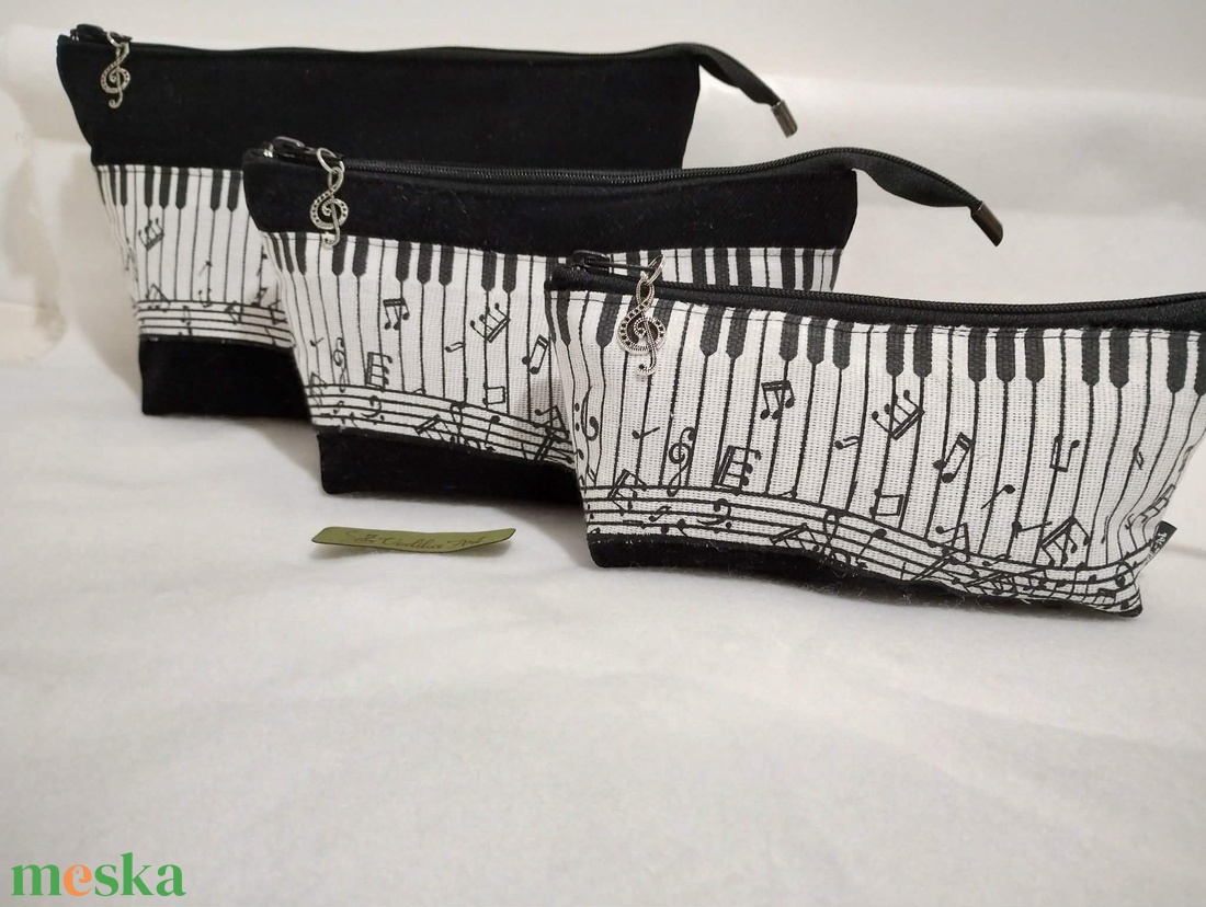 Zene- szeszer, zenés ajándék,  zongora billentyűk - könyv & zene - hangszer & hangszertok - Meska.hu