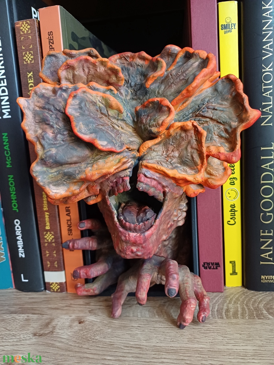 Clicker (The last of us) book nook, könyvespolc dízs - otthon & életmód - dekoráció - asztal és polc dekoráció - könyvtámasz - Meska.hu