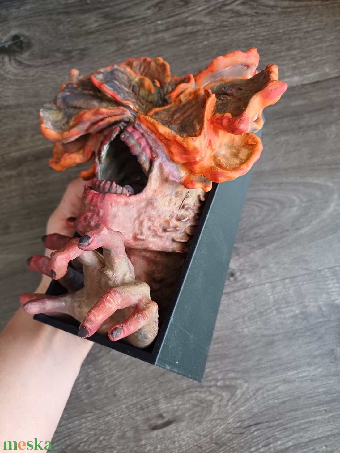 Clicker (The last of us) book nook, könyvespolc dízs - otthon & életmód - dekoráció - asztal és polc dekoráció - könyvtámasz - Meska.hu