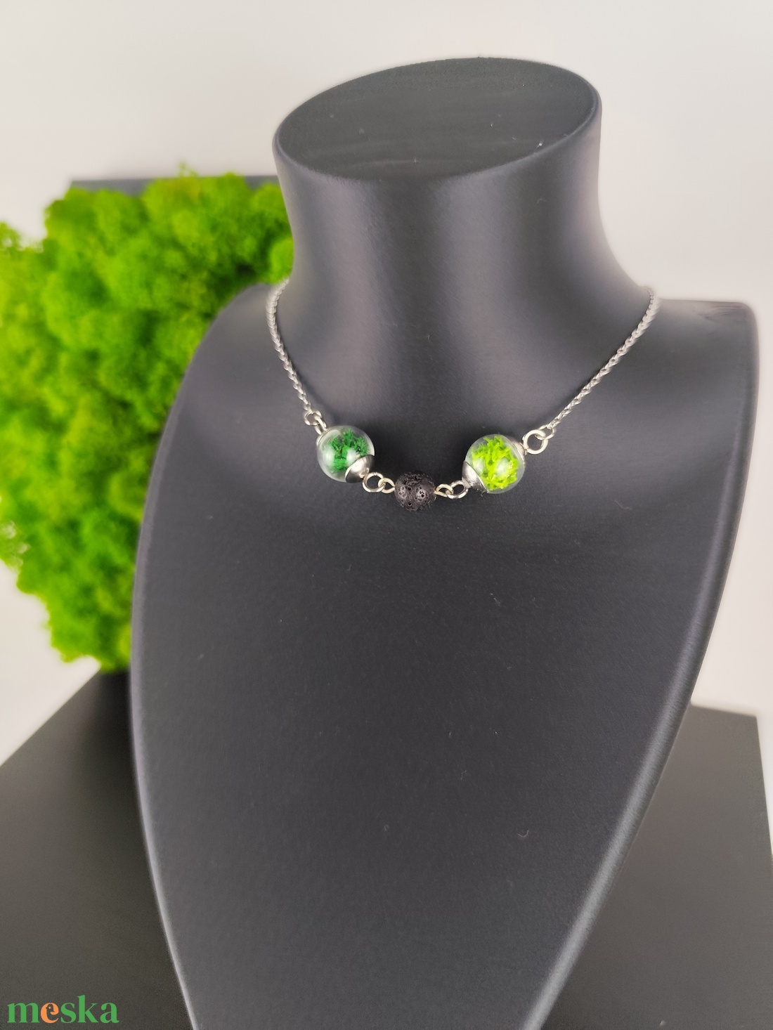 Izlandi zuzmó nyaklánc lávakővel - ékszer - nyaklánc - gyöngyös nyaklánc - Meska.hu