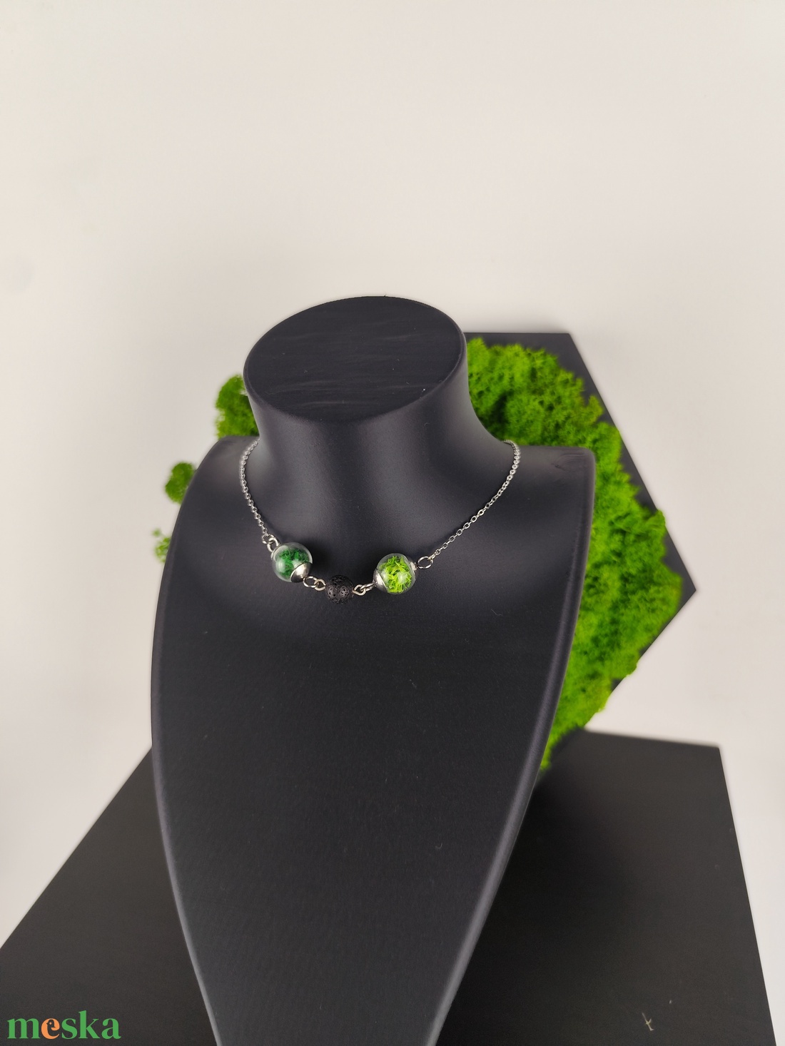 Izlandi zuzmó nyaklánc lávakővel - ékszer - nyaklánc - gyöngyös nyaklánc - Meska.hu