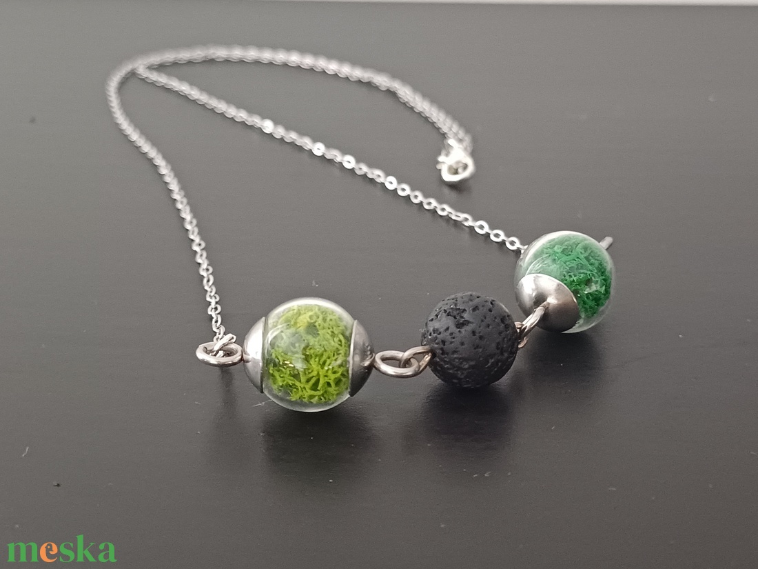 Izlandi zuzmó nyaklánc lávakővel - ékszer - nyaklánc - gyöngyös nyaklánc - Meska.hu