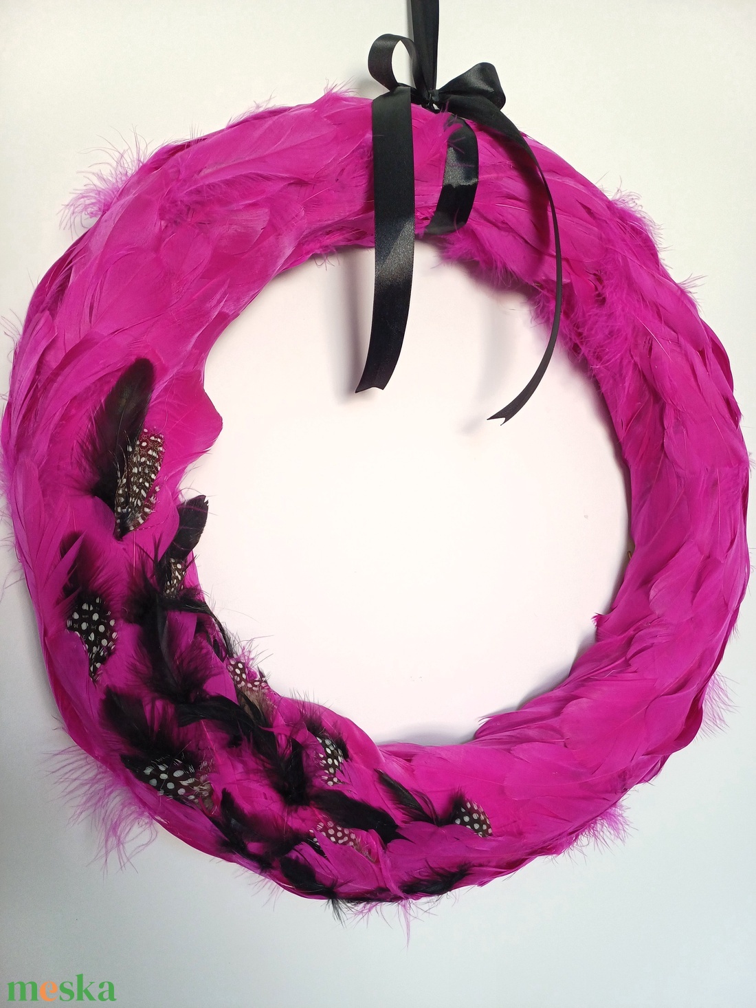 Extravagáns pink tollas koszorú - otthon & életmód - virágdekoráció - virágdíszek - dekor koszorúk, kopogtatók - Meska.hu