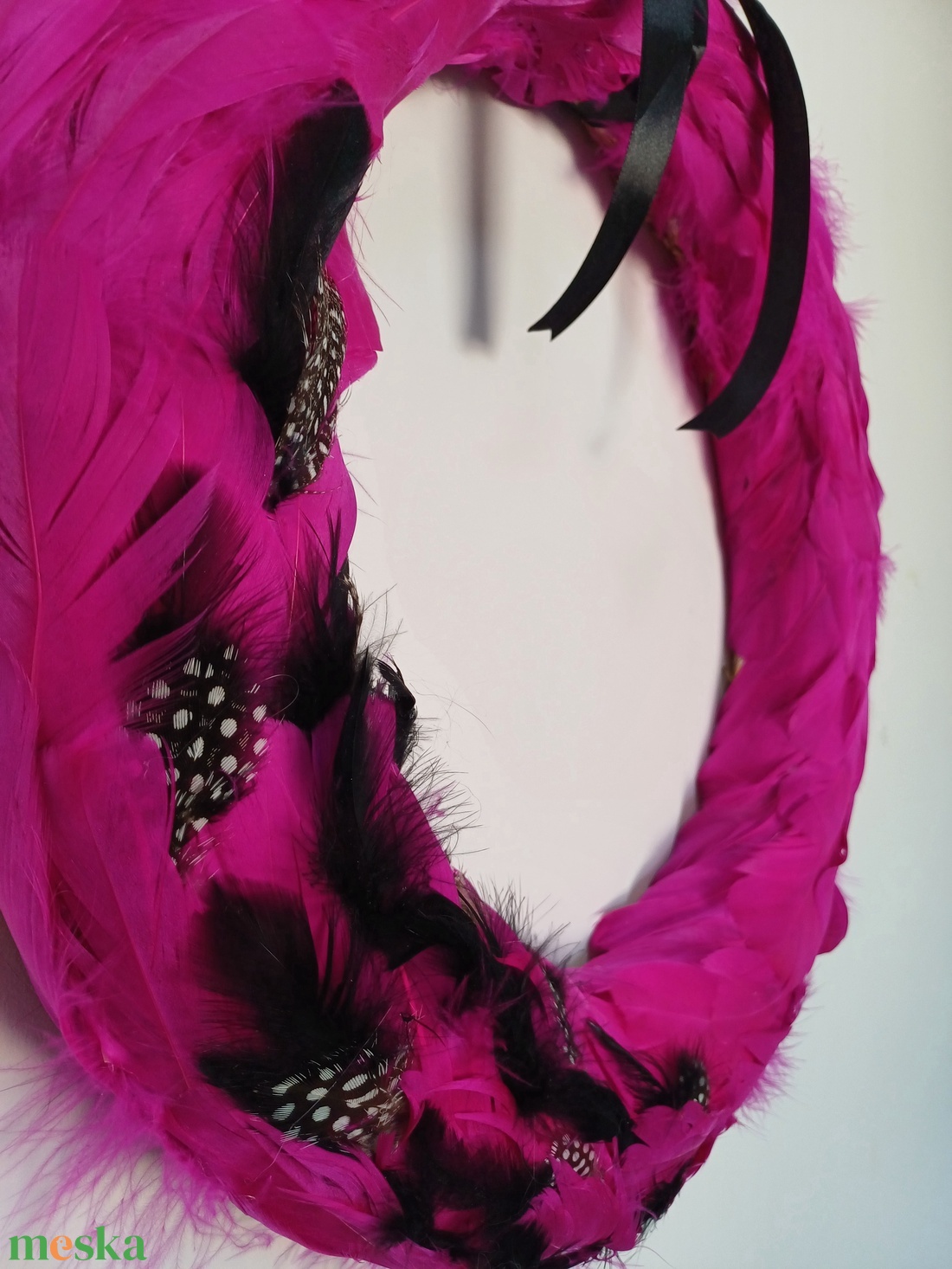 Extravagáns pink tollas koszorú - otthon & életmód - virágdekoráció - virágdíszek - dekor koszorúk, kopogtatók - Meska.hu