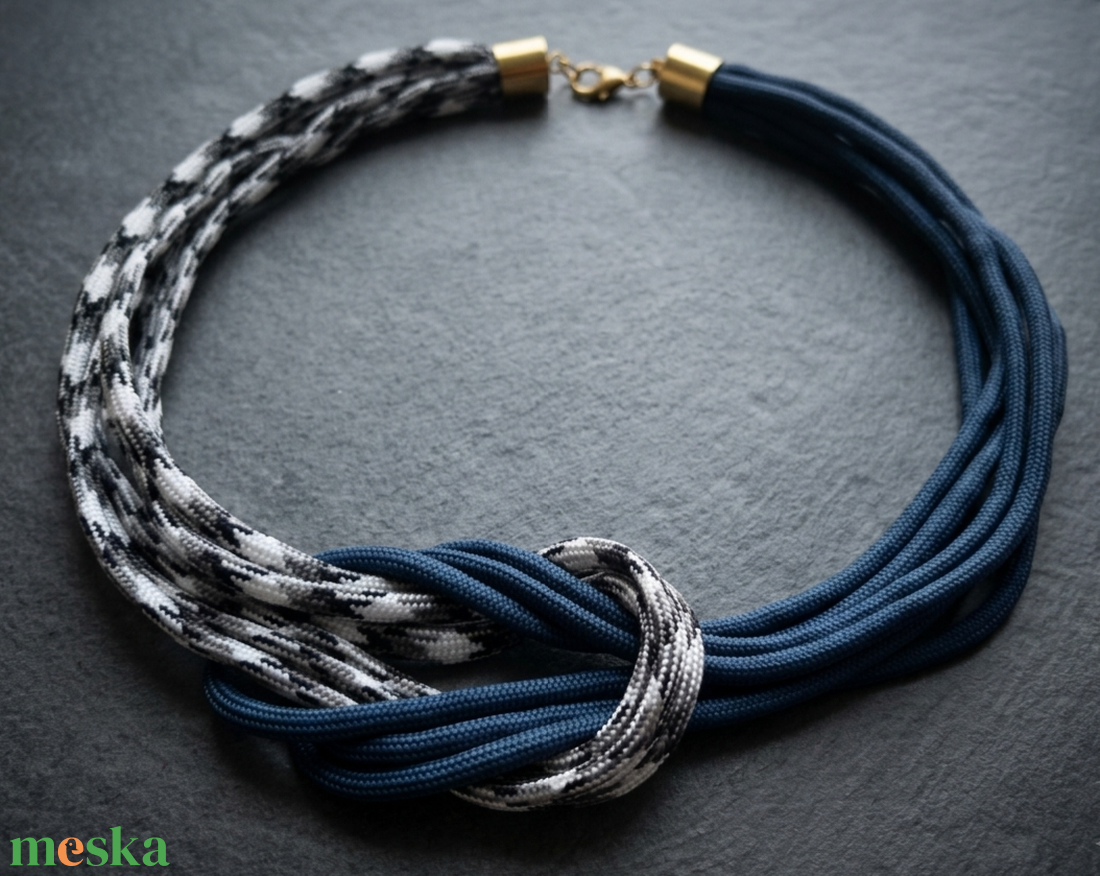 Többszálas csomózott paracord nyaklánc - sötétkék, pepita - ékszer - nyaklánc - statement nyaklánc - Meska.hu