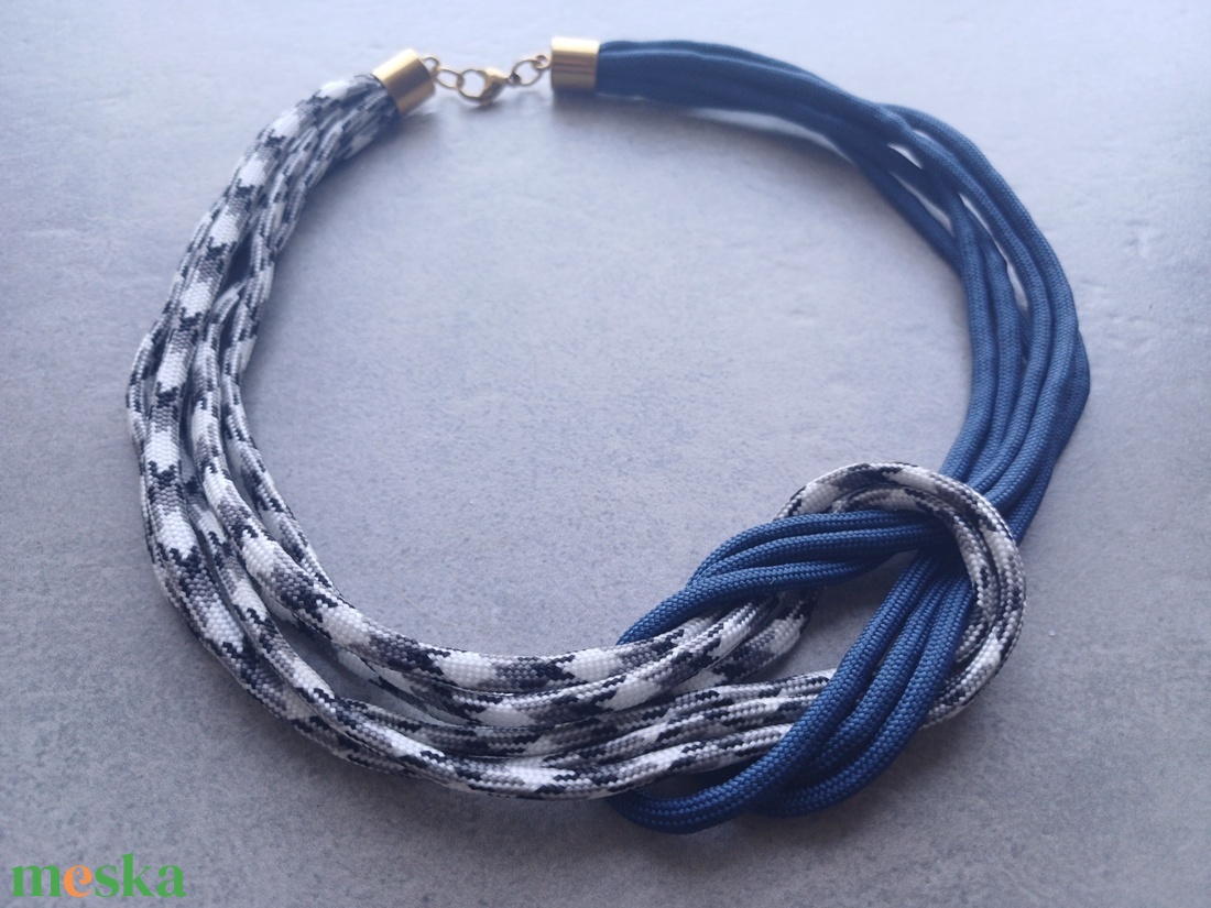 Többszálas csomózott paracord nyaklánc - sötétkék, pepita - ékszer - nyaklánc - statement nyaklánc - Meska.hu
