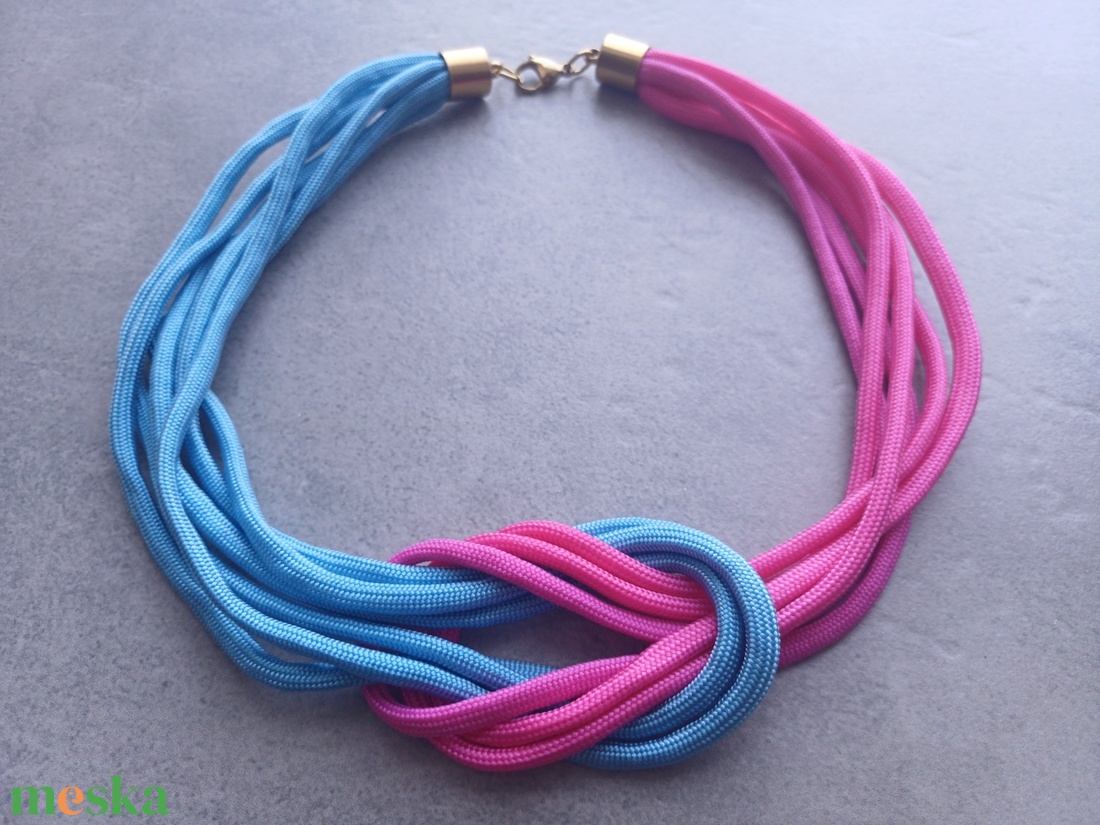 Többszálas csomózott paracord nyaklánc - pink, babakék - ékszer - nyaklánc - statement nyaklánc - Meska.hu